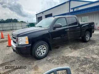 2011 Chevrolet Silverado 1500 LS z VIN 3GCPKREA2BG303472, wystawiony jako Copart lot #64091145 z przebiegiem 150 803 mil mil oraz Czysty tytuł • Clean title. Historia ofert i sprzedaży dostępna na DreamBid. Obrazek 1.