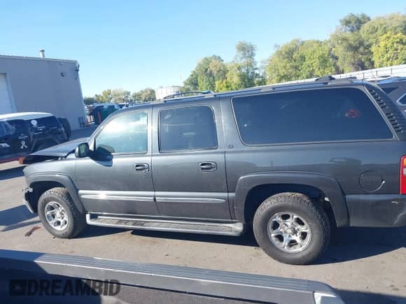 2003 Chevrolet Suburban Z71 с VIN 3GNFK16ZX3G249042, выставлен на аукционе IAAI как лот 43350708 с пробегом 234 696 миль миль и . История ставок и продаж доступна на DreamBid. Изображение 15.