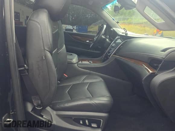 2020 Cadillac Escalade ESV Luxury with VIN 1GYS4HKJ7LR307046, listed as a Copart auction lot 90058185 with 253,662 mi miles and Clean title. Bid and sale history available at DreamBid. Image 5.