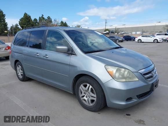 2007 Honda Odyssey EX-L с VIN 5FNRL38727B017587, выставлен на аукционе IAAI как лот 41900739 с пробегом 216 909 миль миль и . История ставок и продаж доступна на DreamBid. Изображение 1.