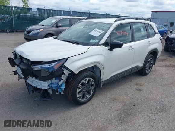 2025 Subaru Forester z VIN JF2SLDAC8SH536104, wystawiony jako IAAI lot #42274794 z przebiegiem 2 561 mil mil oraz . Historia ofert i sprzedaży dostępna na DreamBid. Obrazek 17.