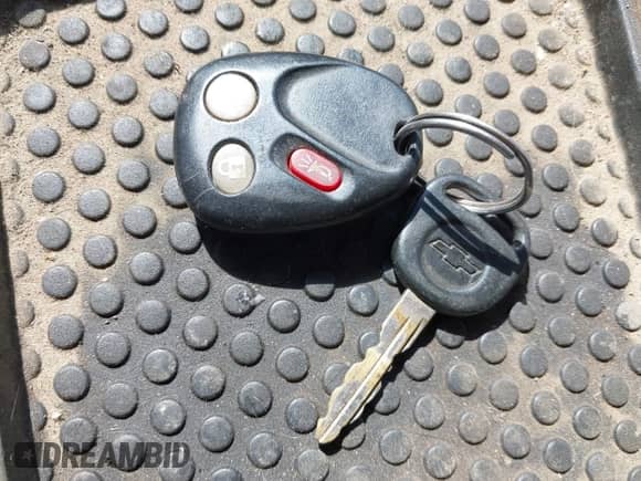 2004 Chevrolet Silverado 2500 LT с VIN 1GCGK23U84F221917, выставлен на аукционе IAAI как лот 42473014 с пробегом 254 686 миль миль и . История ставок и продаж доступна на DreamBid. Изображение 11.