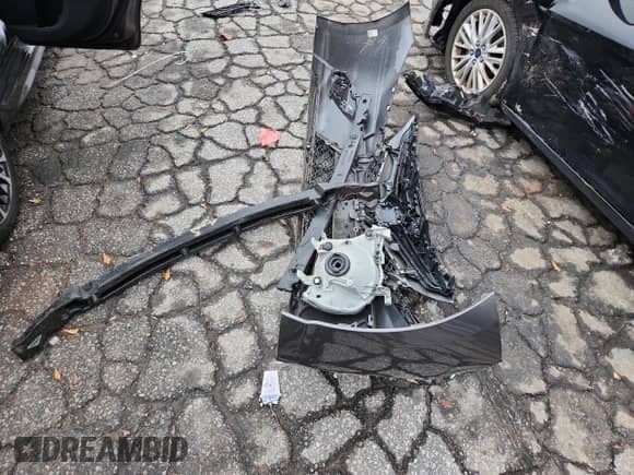 2020 Toyota Camry SE z VIN 4T1M11AKXLU962447, wystawiony jako Copart lot #89796125 z przebiegiem 74 822 mil mil oraz Szkoda całkowita • Salvage title. Historia ofert i sprzedaży dostępna na DreamBid. Obrazek 12.