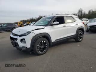 2021 Chevrolet TrailBlazer LT z VIN KL79MRSL8MB035626, wystawiony jako Copart lot #84424035 z przebiegiem 45 863 mil mil oraz Szkoda całkowita • Salvage title. Historia ofert i sprzedaży dostępna na DreamBid. Obrazek 1.