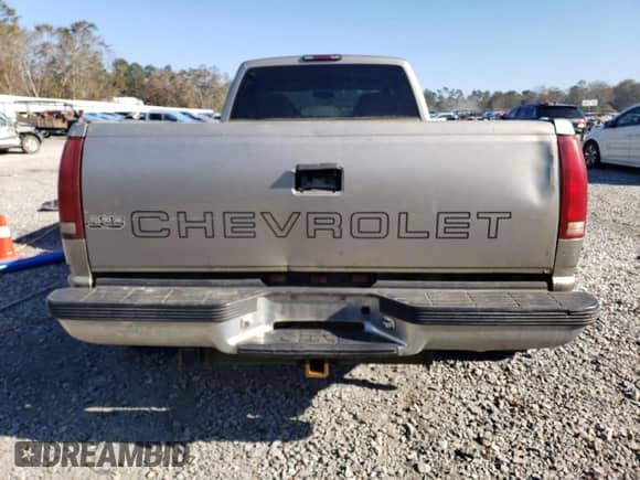 2000 Chevrolet Silverado 3500 с VIN 1GCHC33J3YF407092, выставлен на аукционе Copart как лот 82295374 с пробегом 233 363 миль миль и Списание • Salvage title. История ставок и продаж доступна на DreamBid. Изображение 6.