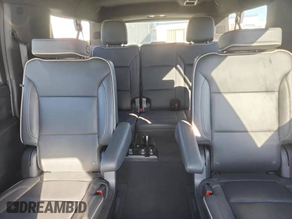 2023 Chevrolet Suburban Premier с VIN 1GNSKFKD1PR508268, выставлен на аукционе Copart как лот 85312095 с пробегом 44 880 миль миль и На запчасти • Non repairable. История ставок и продаж доступна на DreamBid. Изображение 10.