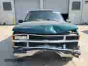 1997 Chevrolet Suburban with VIN 3GNFK16RXVG114579, listed as a Copart auction lot 57333295 with 117,040 mi miles and Salvage title. Bid and sale history available at DreamBid. Image 5.