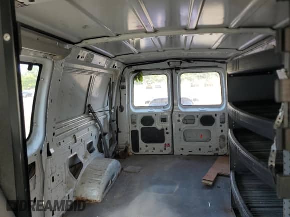 2007 Ford Econoline Cargo Commercial с VIN 1FTNE24L47DA59773, выставлен на аукционе Copart как лот 67264775 с пробегом 183 683 миль миль и Чистый • Clean title. История ставок и продаж доступна на DreamBid. Изображение 10.