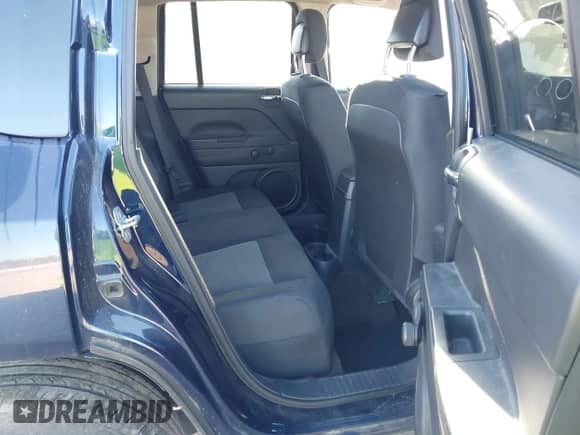 2014 Jeep Compass Sport z VIN 1C4NJDBB4ED546437, wystawiony jako IAAI lot #43443347 z przebiegiem 169 871 mil mil oraz . Historia ofert i sprzedaży dostępna na DreamBid. Obrazek 8.