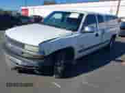 2002 Chevrolet Silverado 1500 LS с VIN 2GCEC19V721217537, выставлен на аукционе IAAI как лот 43465243 с пробегом 210 767 миль миль и . История ставок и продаж доступна на DreamBid. Изображение 17.