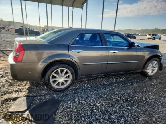 2008 Chrysler 300 Limited с VIN 2C3KK33G68H155032, выставлен на аукционе Copart как лот 70201115 с пробегом 177 092 миль миль и Списание • Salvage title. История ставок и продаж доступна на DreamBid. Изображение 3.