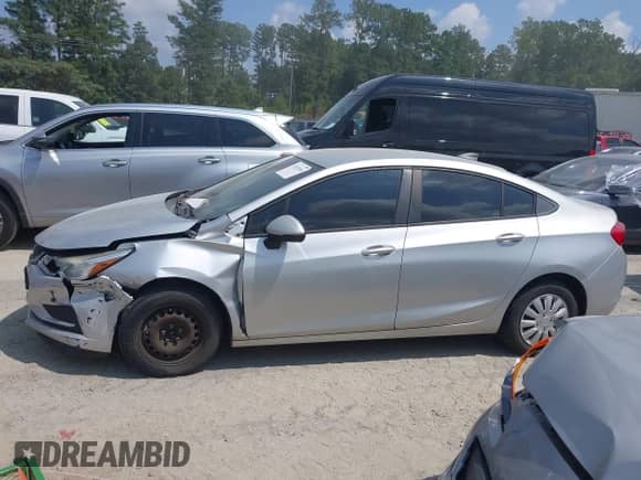 2018 Chevrolet Cruze LS с VIN 1G1BC5SM0J7155677, выставлен на аукционе IAAI как лот 43028364 с пробегом 151 129 миль миль и . История ставок и продаж доступна на DreamBid. Изображение 14.