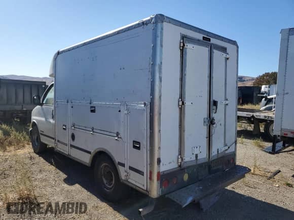 1999 Chevrolet Express Commercial E23 с VIN 1GBHG31R5X1018662, выставлен на аукционе Copart как лот 80008584 с пробегом 141 880 миль миль и Чистый • Clean title. История ставок и продаж доступна на DreamBid. Изображение 2.