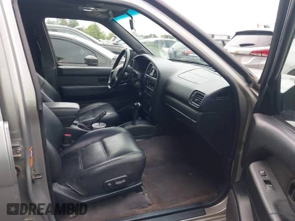 2001 Nissan Pathfinder SE z VIN JN8DR07Y61W518734, wystawiony jako IAAI lot #42935875 z przebiegiem 160 905 mil mil oraz . Historia ofert i sprzedaży dostępna na DreamBid. Obrazek 5.