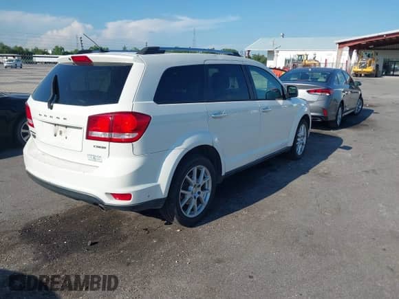 2011 Dodge Journey Crew with VIN 3D4PG3FG5BT569063, listed as a IAAI auction lot 42981323 with 218,922 mi miles and . Bid and sale history available at DreamBid. Image 4.