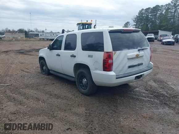 2009 Chevrolet Tahoe Commercial with VIN 1GNFK13009R251252, listed as a IAAI auction lot 41542068 with 214,333 mi miles and . Bid and sale history available at DreamBid. Image 3.