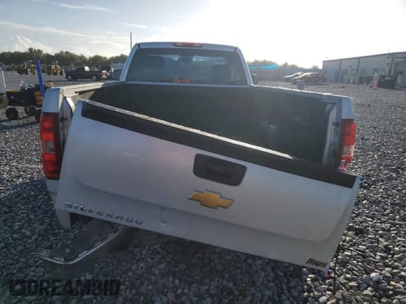 2013 Chevrolet Silverado 1500 Work Truck z VIN 1GCNCPEX9DZ120750, wystawiony jako Copart lot #85368975 z przebiegiem Nie podano mil oraz Szkoda całkowita • Salvage title. Historia ofert i sprzedaży dostępna na DreamBid. Obrazek 6.