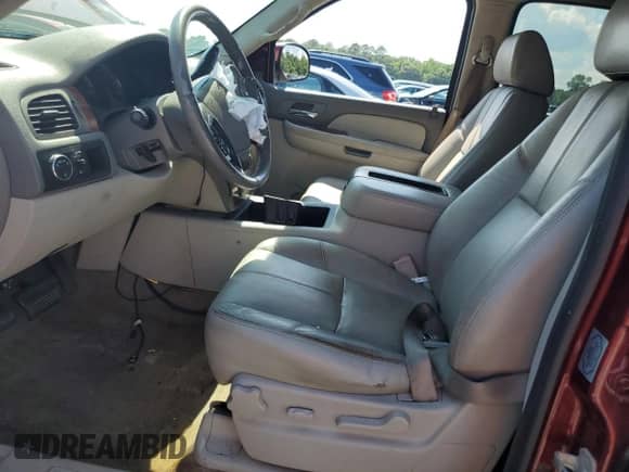 2008 Chevrolet Suburban 3LT с VIN 1GNFC16J58J231108, выставлен на аукционе Copart как лот 62749555 с пробегом Не указан миль и Списание • Salvage title. История ставок и продаж доступна на DreamBid. Изображение 7.