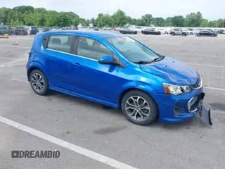 2017 Chevrolet Sonic LT с VIN 1G1JD6SH9H4127986, выставлен на аукционе IAAI как лот 42693305 с пробегом 125 869 миль миль и . История ставок и продаж доступна на DreamBid. Изображение 1.