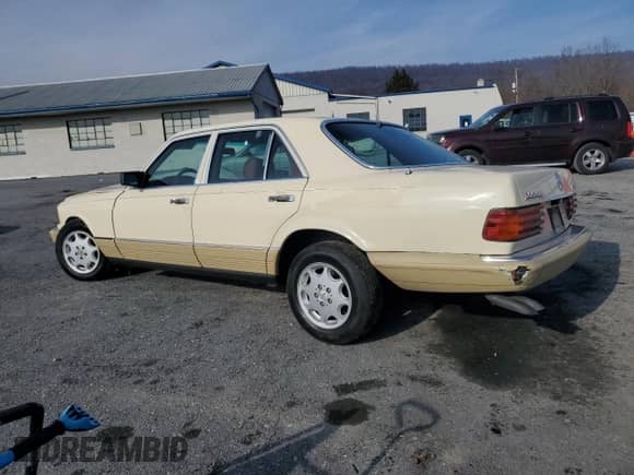 1983 Mercedes-Benz 300 SD с VIN WDBCB20A7DB048888, выставлен на аукционе Copart как лот 86610044 с пробегом 255 245 миль миль и Списание • Salvage title. История ставок и продаж доступна на DreamBid. Изображение 2.