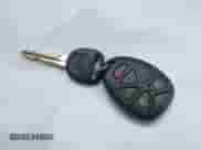 2009 Chevrolet Suburban LTZ z VIN 1GNFK363X9J100709, wystawiony jako IAAI lot #42687530 z przebiegiem 251 856 mil mil oraz . Historia ofert i sprzedaży dostępna na DreamBid. Obrazek 11.