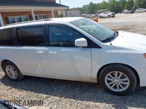 2018 Dodge Grand Caravan SXT с VIN 2C4RDGCG0JR360521, выставлен на аукционе IAAI как лот 42716080 с пробегом 104 238 миль миль и . История ставок и продаж доступна на DreamBid. Изображение 13.