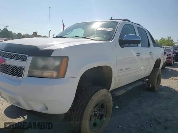 2007 Chevrolet Avalanche LTZ z VIN 3GNEC12Y47G276975, wystawiony jako Copart lot #72316894 z przebiegiem 193 373 mil mil oraz Szkoda całkowita • Salvage title. Historia ofert i sprzedaży dostępna na DreamBid. Obrazek 12.