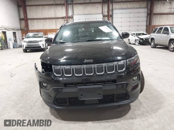 2022 Jeep Compass Altitude with VIN 3C4NJDBB3NT207548, listed as a IAAI auction lot 42200991 with 19,814 mi miles and . Bid and sale history available at DreamBid. Image 13.