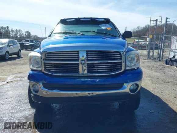 2007 Dodge 1500 SLT with VIN 1D7HU18N47J541768, listed as a IAAI auction lot 41865815 with 141,156 mi miles and . Bid and sale history available at DreamBid. Image 13.