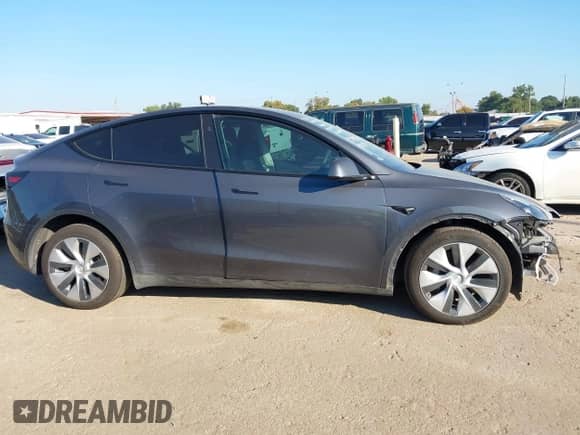 2023 Tesla Model Y Long Range с VIN 7SAYGAEE9PF969545, выставлен на аукционе IAAI как лот 43410429 с пробегом 15 885 миль миль и . История ставок и продаж доступна на DreamBid. Изображение 13.