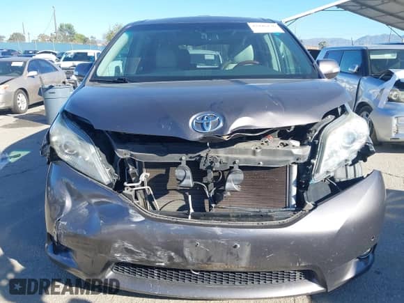 2013 Toyota Sienna XLE with VIN 5TDDK3DC5DS063969, listed as a IAAI auction lot 43446476 with 206,926 mi miles and . Bid and sale history available at DreamBid. Image 6.