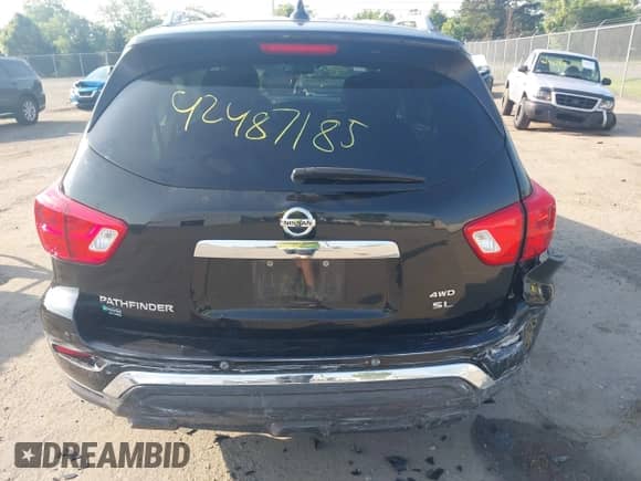 2019 Nissan Pathfinder Platinum z VIN 5N1DR2MM6KC627265, wystawiony jako IAAI lot #42487185 z przebiegiem 110 727 mil mil oraz . Historia ofert i sprzedaży dostępna na DreamBid. Obrazek 16.