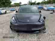 2024 Tesla Model Y с VIN 7SAYGDED6RF018828, выставлен на аукционе Copart как лот 71609855 с пробегом 21 820 миль миль и На запчасти • Non repairable. История ставок и продаж доступна на DreamBid. Изображение 13.