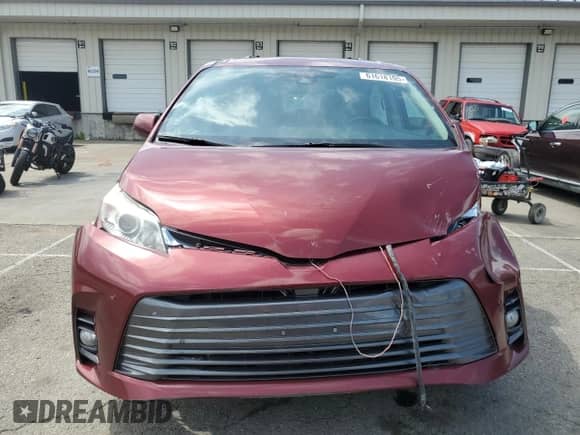 2018 Toyota Sienna XLE with VIN 5TDYZ3DC9JS962326, listed as a Copart auction lot 61618105 with 98,540 mi miles and Salvage title. Bid and sale history available at DreamBid. Image 5.