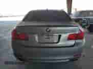 2011 BMW 7 Series 740i z VIN WBAKA4C50BC612489, wystawiony jako Copart lot #81472175 z przebiegiem 151 316 mil mil oraz Czysty tytuł • Clean title. Historia ofert i sprzedaży dostępna na DreamBid. Obrazek 6.