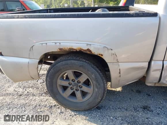 2005 Chevrolet Silverado 1500 Z71 с VIN 2GCEK13T751155281, выставлен на аукционе IAAI как лот 42813812 с пробегом 161 328 миль миль и . История ставок и продаж доступна на DreamBid. Изображение 12.
