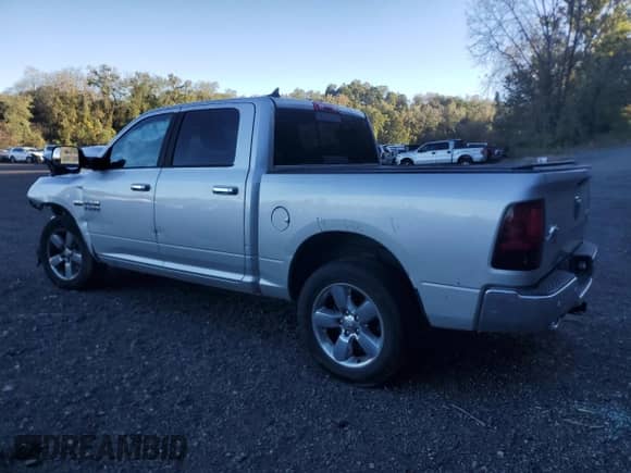 2018 Ram 1500 Big Horn z VIN 1C6RR7LT7JS216081, wystawiony jako Copart lot #85733145 z przebiegiem 104 316 mil mil oraz Szkoda całkowita • Salvage title. Historia ofert i sprzedaży dostępna na DreamBid. Obrazek 2.