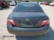 2007 Toyota Camry XLE z VIN 4T1BE46K17U652330, wystawiony jako Copart lot #84743355 z przebiegiem 150 357 mil mil oraz Czysty tytuł • Clean title. Historia ofert i sprzedaży dostępna na DreamBid. Obrazek 6.