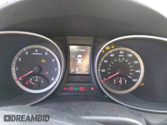 2014 Hyundai Santa Fe с VIN 5XYZU3LB0EG125365, выставлен на аукционе IAAI как лот 43201476 с пробегом 285 727 миль миль и . История ставок и продаж доступна на DreamBid. Изображение 7.