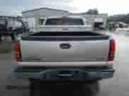 2005 GMC Sierra 1500 SLT z VIN 2GTEK19B551263431, wystawiony jako Copart lot #60635575 z przebiegiem 299 324 mil mil oraz Szkoda całkowita • Salvage title. Historia ofert i sprzedaży dostępna na DreamBid. Obrazek 6.