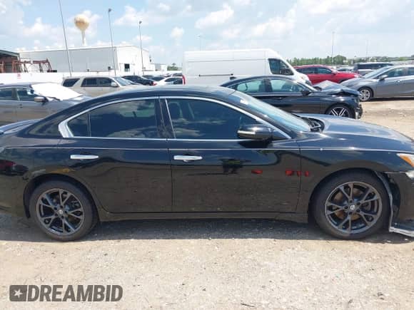 2014 Nissan Maxima S z VIN 1N4AA5AP4EC498516, wystawiony jako IAAI lot #43125499 z przebiegiem 159 797 mil mil oraz . Historia ofert i sprzedaży dostępna na DreamBid. Obrazek 14.