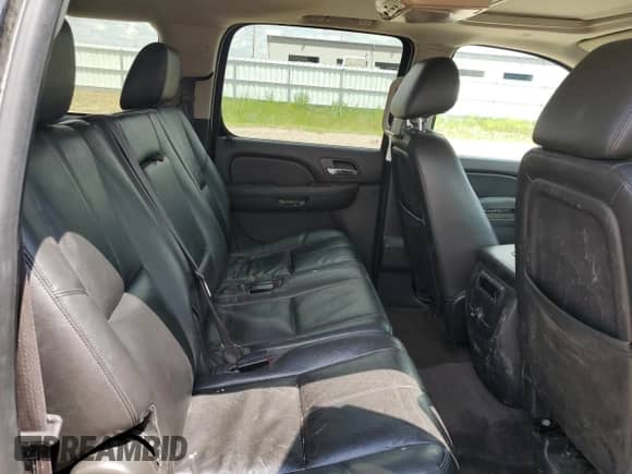 2014 Chevrolet Suburban LT с VIN 1GNSKJE77ER205016, выставлен на аукционе Copart как лот 61070575 с пробегом 154 571 миль миль и Списание • Salvage title. История ставок и продаж доступна на DreamBid. Изображение 11.