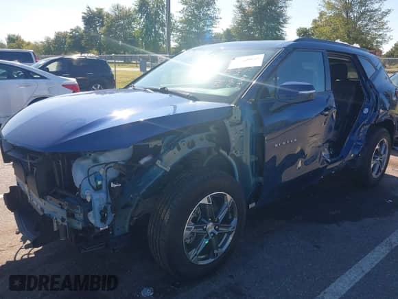 2023 Chevrolet Blazer LT с VIN 3GNKBJRS0PS101479, выставлен на аукционе IAAI как лот 43158825 с пробегом 17 759 миль миль и . История ставок и продаж доступна на DreamBid. Изображение 19.