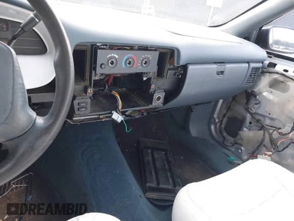 1995 Chevrolet Caprice с VIN 1G1BL52W3SR186994, выставлен на аукционе IAAI как лот 42938487 с пробегом Не указан миль и . История ставок и продаж доступна на DreamBid. Изображение 13.