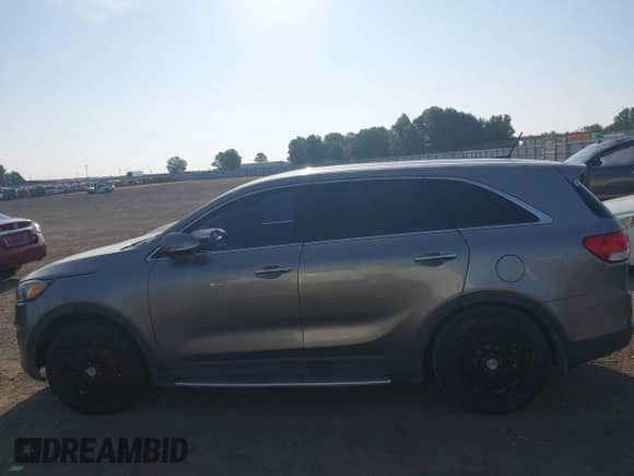 2016 Kia Sorento LX with VIN 5XYPG4A34GG041505, listed as a IAAI auction lot 42820916 with 211,799 mi miles and . Bid and sale history available at DreamBid. Image 21.