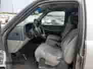 2001 Chevrolet Suburban LT z VIN 1GNEC16T91J244298, wystawiony jako Copart lot #68127834 z przebiegiem Nie podano mil oraz Szkoda całkowita • Salvage title. Historia ofert i sprzedaży dostępna na DreamBid. Obrazek 7.