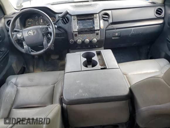 2019 Toyota Tundra SR с VIN 5TFUM5F13KX081041, выставлен на аукционе Copart как лот 68905215 с пробегом 272 811 миль миль и Списание • Salvage title. История ставок и продаж доступна на DreamBid. Изображение 8.