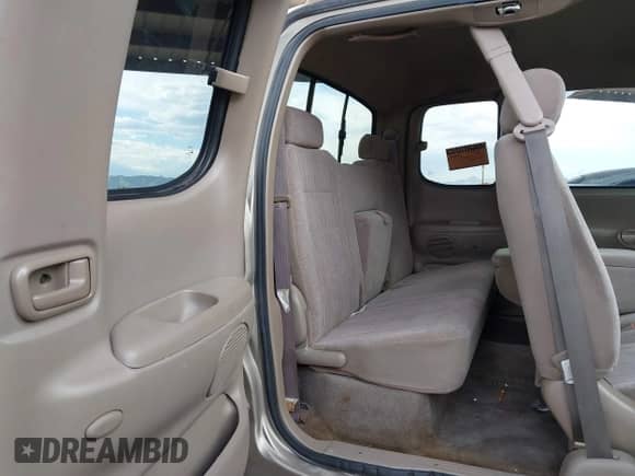 2002 Toyota Tundra SR5 с VIN 5TBRN34122S313900, выставлен на аукционе IAAI как лот 43481700 с пробегом 314 396 миль миль и . История ставок и продаж доступна на DreamBid. Изображение 8.