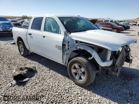 2022 Ram 1500 Tradesman z VIN 3C6RR6KG4NG347013, wystawiony jako Copart lot #66958075 z przebiegiem 64 323 mil mil oraz Szkoda całkowita • Salvage title. Historia ofert i sprzedaży dostępna na DreamBid. Obrazek 4.