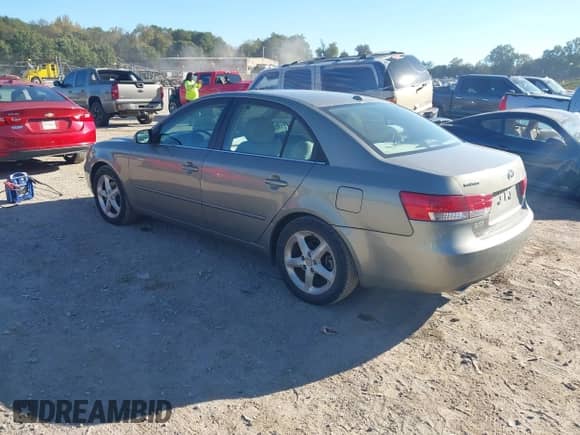 2007 Hyundai Sonata SE с VIN 5NPEU46F77H275746, выставлен на аукционе IAAI как лот 43419651 с пробегом 126 010 миль миль и . История ставок и продаж доступна на DreamBid. Изображение 3.